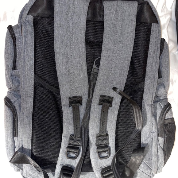 ORIGINAL PENGUIN Backpack, Grey Crosshatch, 19" Odell Collection - Picture 7 of 11